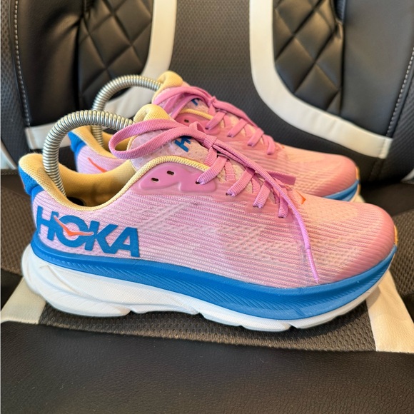 Size 5MD / 6.5 Women’s - Hoka Clifton 9 “1131170 CSLO” Pink and Blue - Picture 1 of 8